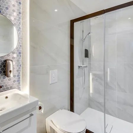 Butterfly Properties Sas, Luxury And Calm Properties, 10 Min Walk From Beach Apartment